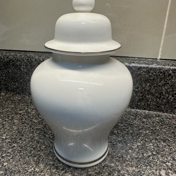 Vintage Butterfly Ginger Jar Fine China - Picture 3 of 5